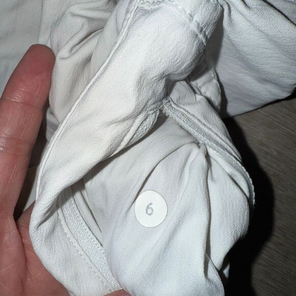 Lululemon track that high rise lined 3” shorts - Picture 5 of 5